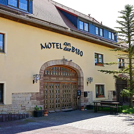 An Der B180 Motell *